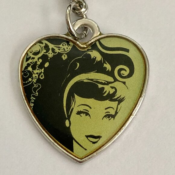 Vintage Disney Princess Cinderella Heart Clip On Charm Zipper Pull Bag Signed - Picture 4 of 7